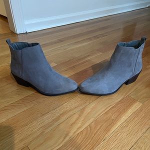 FINAL MARKDOWN 🎉 BRAND NEW grey booties size 7 1/2